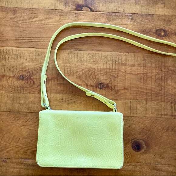 Longchamp Yellow Leather Flap Crossbody Bag Purse Crosshatched 8"W x 5"H x 1.5"D - Picture 6 of 16